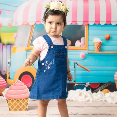 A series of shots from an adorable ice cream themed session, perfect for celebrating a first birthday with lots of color and sweetness.
