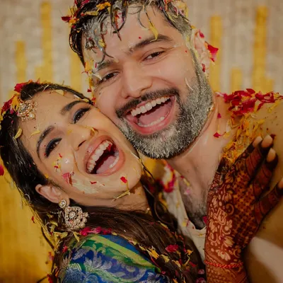 The before and after of a truly epic Haldi! It starts with sweet portraits and ends in the most beautiful, joyful chaos.