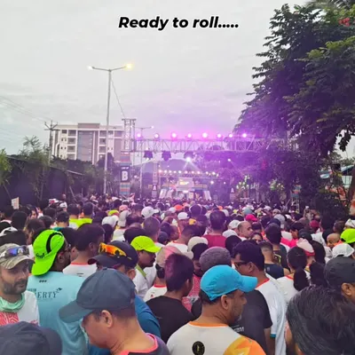 The calm before the storm at the Satara Hill Half Marathon. A sea of runners, including our GRR warriors, ready to take on one of India's toughest half marathons.