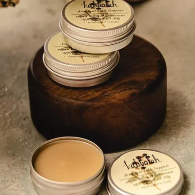 This is my vegan natural deodorant, the product that started my journey. I offer two versions: a gentle vegan formula (front) and a beeswax-based one for stronger odor control (stacked). Both are effective and kind to your skin.