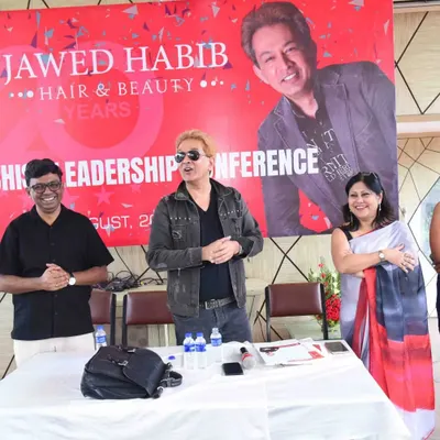 Here I am speaking at our Franchise Leadership Conference in Kolkata. I make it a point to meet my partners personally to share my vision and listen to them. This is a partnership, sachhi me.
