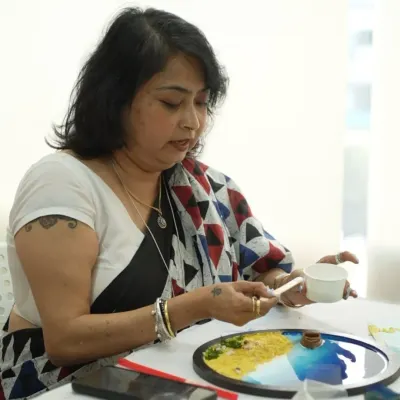 I had a wonderful time guiding the Google team through a resin beach art workshop. It's always a pleasure to bring a creative escape to corporate teams.