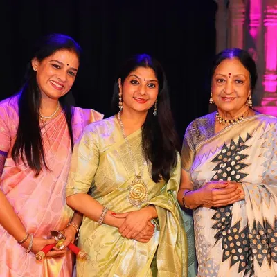 An unforgettable evening witnessing the Rangapravesha of my first student's daughter. Seeing our artistic tradition pass from one generation to the next, in the presence of my own Guru, felt like our legacy coming full circle.