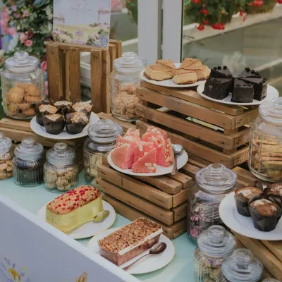 We curated this beautiful bakery stall for a Mehendi in Mussoorie. It was filled with cakes, cookies, and pastries handpicked from the best local bakeries in Dehradun and Landour, offering guests a taste of the local flavor.