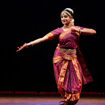 A beautiful moment from a Bharatanatyam Margam based on the poems of Da. Ra. Bendre. This solo performance showcases the grace and expressive power of the art form.