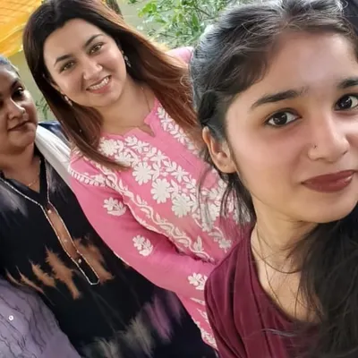 Me and my wonderful team. We work together to bring your dream mehandi designs to life and ensure your event is filled with henna happiness.