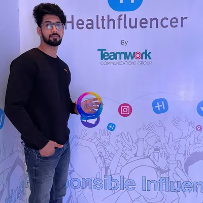 A throwback to an incredible moment in 2022 when I was named Health Influencer of the Year. This award represents the amazing fitness community we've built together.