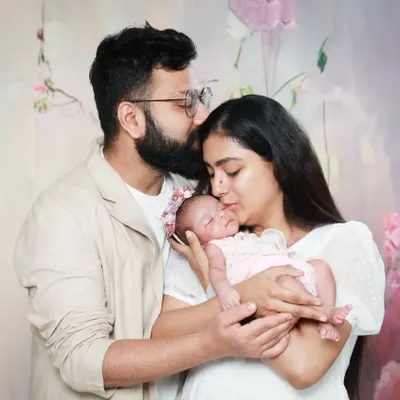The perfect little family. Those first few days with a newborn are so precious. I love capturing the tenderness of new parents holding their whole world in their arms.