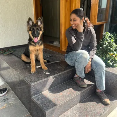 A bittersweet goodbye with Zoey after she completed her training. My job is to give her and her family the tools to succeed. Now their real journey of training together begins.
