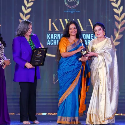 Receiving the 'Excellence in Music' award at the Karnataka Women Achievers' Awards (KWAA). I am so thankful for this honour.