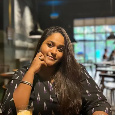 The beautiful actress Vanita Kharat looking effortlessly elegant and comfortable in our most breathable black Ikat co-ords. It's wonderful to see her embrace our designs.
