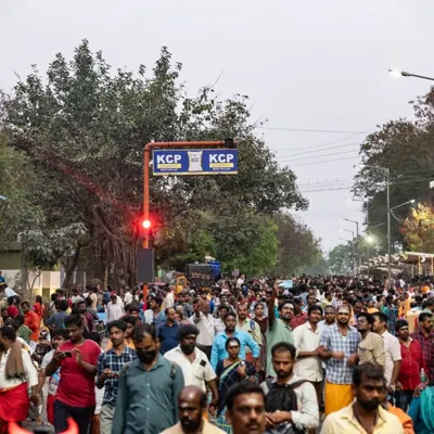 The Girivalam pilgrimage around Arunachala mountain during Purnima is an incredible sight. We walked as a shala group amidst a sea of devotees, each person driven by their own faith. The collective energy of thousands walking together creates a powerful atmosphere of spiritual unity.