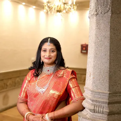 A beautiful portrait of Sanjana's mother at the reception. I specialize in mature skin makeup, focusing on techniques that create a smooth, lifted, and radiant finish without settling into fine lines.