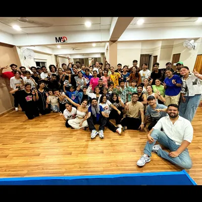 A full house for the workshop with Sanket Panchal. Look at all those happy faces. This is the community and energy we build at my studio.