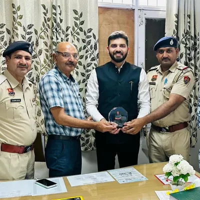 Honored to be felicitated by the Superintendent of Police, Bhondsi, Gurugram, after a training session.