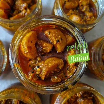 This is my Spicy Amla Pickle, a winter specialty packed with flavour. I use fresh, big-sized amla (Indian gooseberries) which are carefully cut and mixed with a blend of traditional spices and mustard oil. The result is a tangy, medium-spicy pickle that is full of Vitamin C and tastes incredible with any meal.