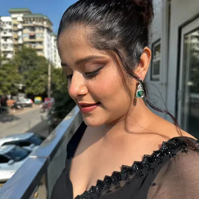 This soft glam look is all about that 'lit-from-within' glow. We kept the eyes soft with brown tones and focused on dewy, fresh skin.