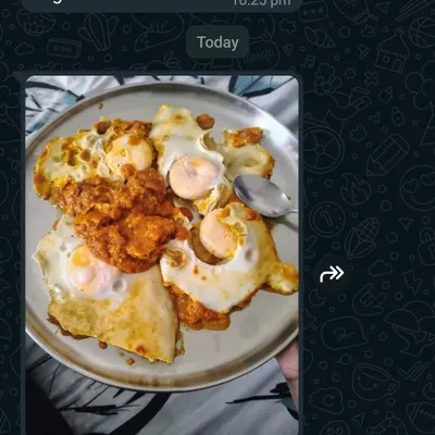Open conversation with clients is key. This screenshot of a client's meal shows our regular check-ins, which allow me to track progress, provide feedback, and adjust their plan.