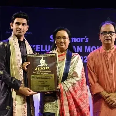 Receiving the prestigious Guru Kelucharan Mohapatra Yuva Pratibha Puraskar is a great honor. This award inspires me to refine my work and continue sharing my art.