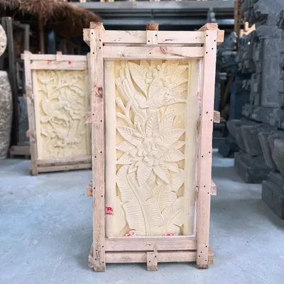 Another one of our gorgeous Balinese wall panels, ready to be shipped. This vertical panel features a lush, tropical floral design, hand-carved to bring a piece of paradise to your walls.
