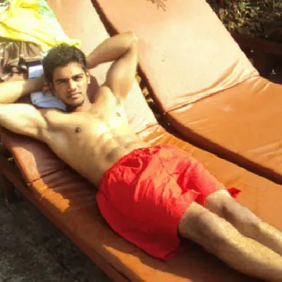 This was me 10 years ago. My own transformation is built on the same principles of consistency and hard work that I teach in my online personal training programs.