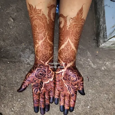 The beautiful, dark stain of my organic mehendi, sent by a happy client.