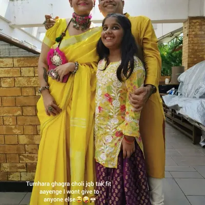What more can I ask for? I love this photo and the message about reusing the skirt with a different top. This is sustainable fashion in its truest sense, and it makes me so happy.
