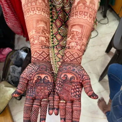Happiness is a glowing henna stain that is just like a wow! This is the beautiful, deep maroon color my natural henna develops into after a couple of days. Proper aftercare is key!