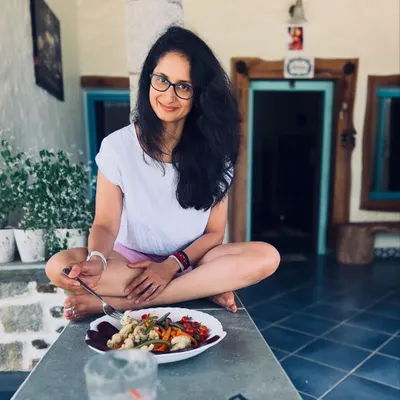 Enjoying a power yogi lunch at 'The Bungalow 1934'. A plate full of vibrant, sattvic food is not just nourishment for the body, but also for the soul.