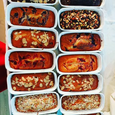A beautiful assortment of freshly baked loaf cakes from our baking diploma course. Students learn various recipes, including fruit-swirl and nut-topped varieties, all completely eggless.