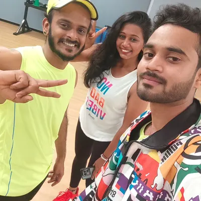 A quick selfie with fellow ZINs after a great event. The instructor community is a huge part of my fitness journey.