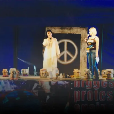 Addressing an audience of over 400,000 fans at the Woodstock Festival in 2008. It was an honor to represent Indian classical music on this iconic world stage.