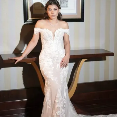 A beautiful white wedding look we created, focusing on soft tones and clean, radiant skin. This is a perfect example of our elegant and timeless Christian bridal makeup style.
