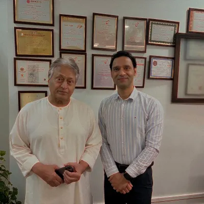 It was a privilege to welcome the legendary Sarod maestro, Ustad Amjad Ali Khan, to our clinic. We are proud to support the health and well being of artists who contribute so much to our culture.