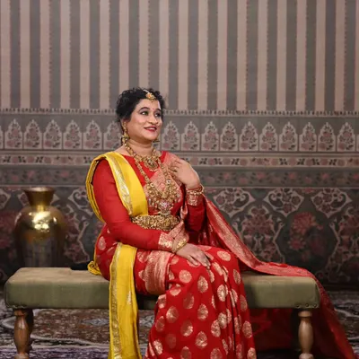 A beautiful shot from a masterclass I collaborated on. The model is wearing a grand temple jewellery set that contrasts beautifully with the rich red and yellow saree.