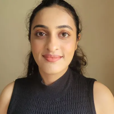 A beautiful result of my "straight makeup" service. The goal is to create a flawless, natural-looking complexion, define the eyes subtly, and add a touch of color to the lips and cheeks.