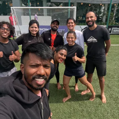 A weekend session with this amazing crew. It's more than just a workout, it's about community, fun, and creating happy memories together. This is the vibe I bring to every team.
