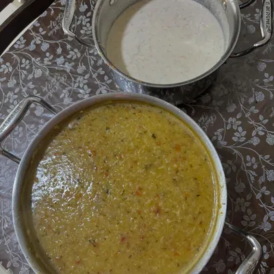 A simple and nourishing meal I prepared for a toddler. This is a comforting Dal Khichdi with a side of homemade raita, made with very mild spices.