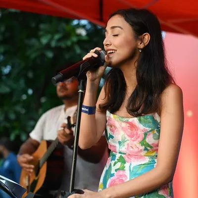 Singing in the sunshine. This was such a beautiful day, filled with good music and even better company. I love how a simple acoustic setup can bring so much warmth to an outdoor event or a daytime party.