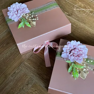 Currently crushing on these beautiful dusty rose gift boxes. A glimpse of our elegant packaging, adorned with floral and ribbon details, before they are filled with treasures.