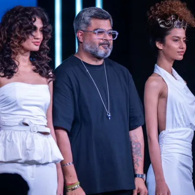 On stage with my models at the Schwarzkopf Lived-In Show, a celebration of creative hairstyling and runway-ready textures.