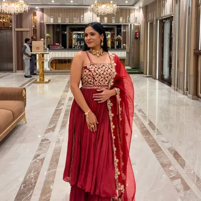 Many women worry that building muscle will make them look bulky in ethnic wear. I believe the opposite is true. Lifting weights enhances your symmetry, posture, and grace, making an outfit look effortlessly stunning.