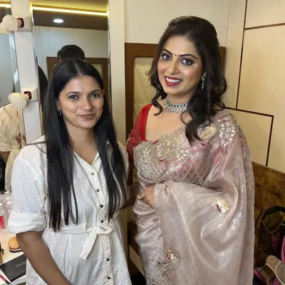 A pleasure working with this talented actress. Here we are after creating a soft, elegant look for her event.