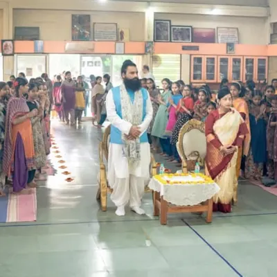 Mahayogi Madhucarji and Maa Aditiji present at the Shubham Karothi Maithreyi Sanskrit Gurukul. We believe in creating a formal yet welcoming space for children to absorb spiritual teachings and ask questions about a Satvik lifestyle.