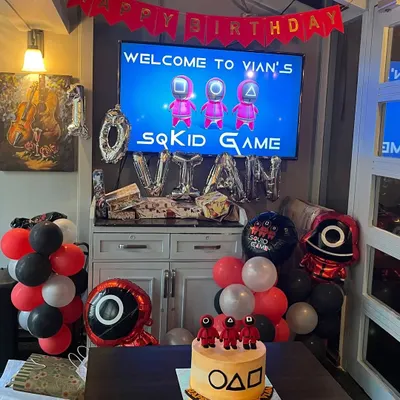 Welcome to Vian's SQKID GAME! We transformed an indoor venue into a thrilling game arena, complete with themed decor and an epic cake.