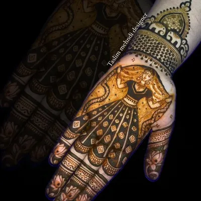 I can bring any story to life with henna. This design features a graceful dancing figure, showcasing my skill in creating detailed portraits and figures that make your mehndi truly one of a kind.