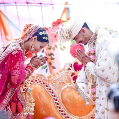 A moment of mutual respect and tradition. I capture these important ceremonial gestures that are filled with meaning and mark the beginning of a new journey together.