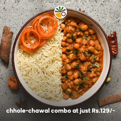 The classic Chhole Chawal combo, a favorite for so many! My chhole is cooked in a tangy, spicy gravy and served with fluffy basmati rice. It's a simple, satisfying meal for just Rs. 129.