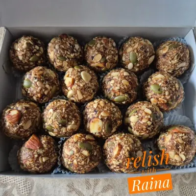 My Weight Loss Laddoos, also called Protein Laddoos or Energy Balls. Made without any ghee, they are packed with oats, peanuts, almonds, various seeds, and sweetened only with black dates for a low-calorie, high-energy snack.