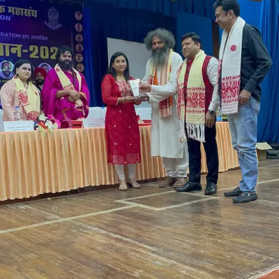 A proud moment for our founder, Dr. Bharti, receiving an award at the Yog Veer Samman 2022 event organized by Akhila Bhartiya Yoga Shikshak Mahasangh.